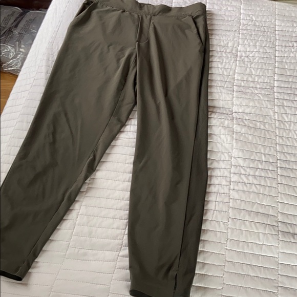Athleta City Jogger size 4 Army Green - Picture 1 of 6